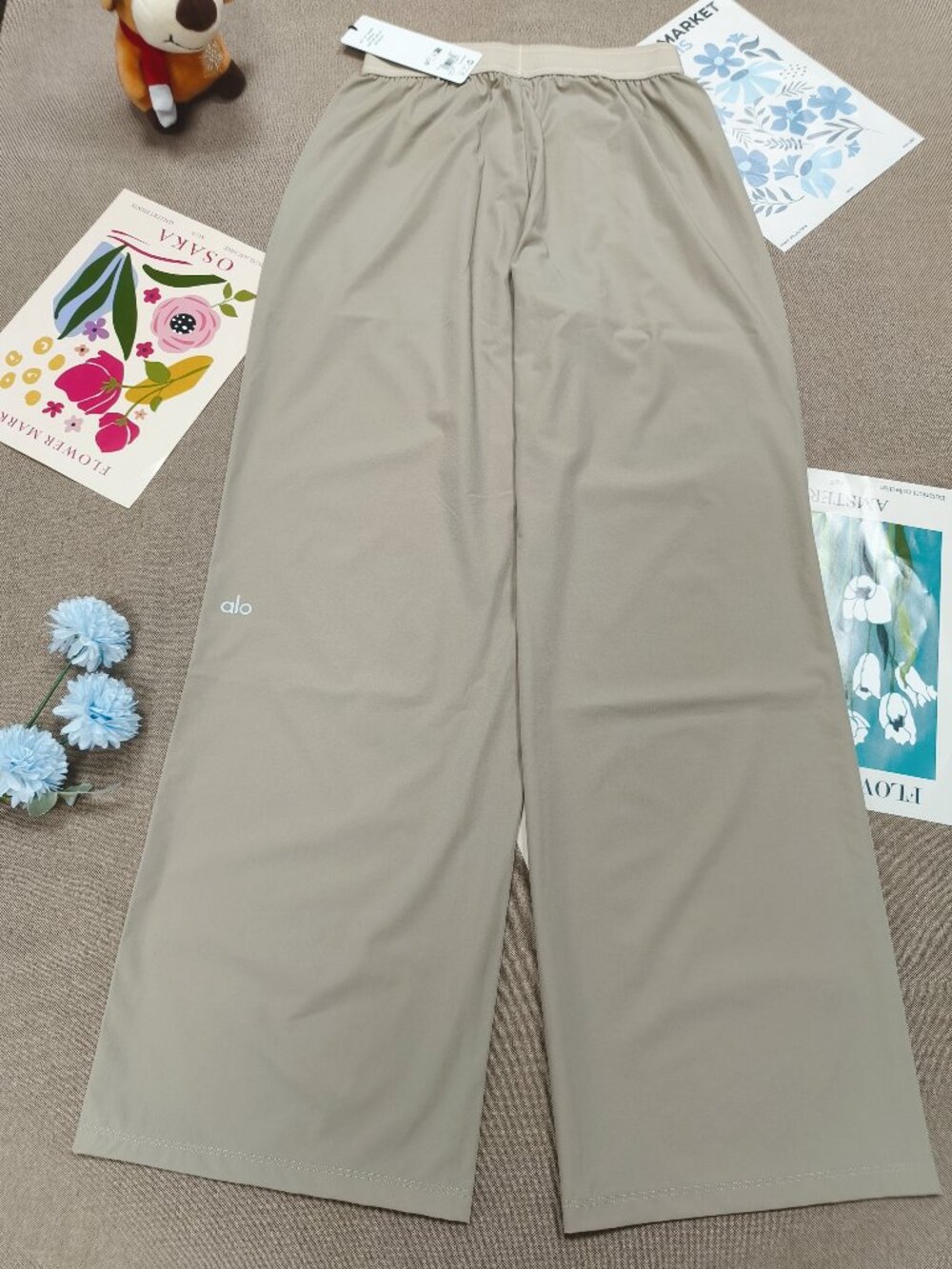 NWT Alo Yoga Gravel Suit Up Trouser Summer Comfortable Pants📦💕(Regular) - Picture 3 of 8